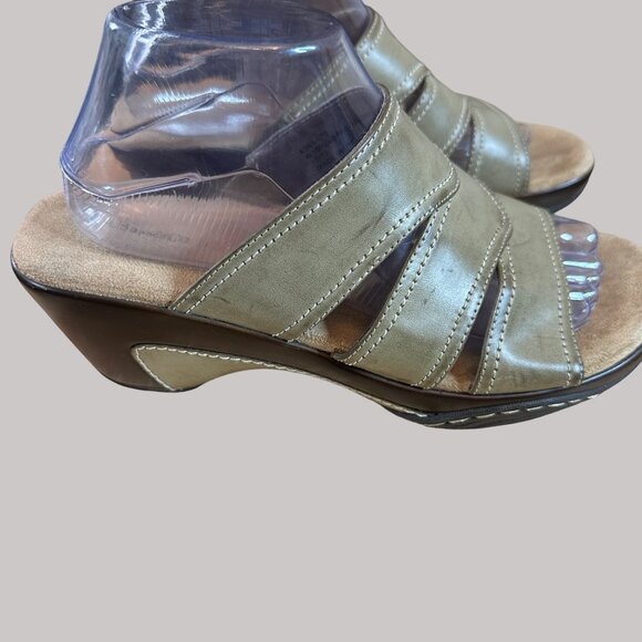G H Bass Women's Slip-On Distressed Uppers Sandals With Wave Straps & Cushioned - Picture 9 of 16
